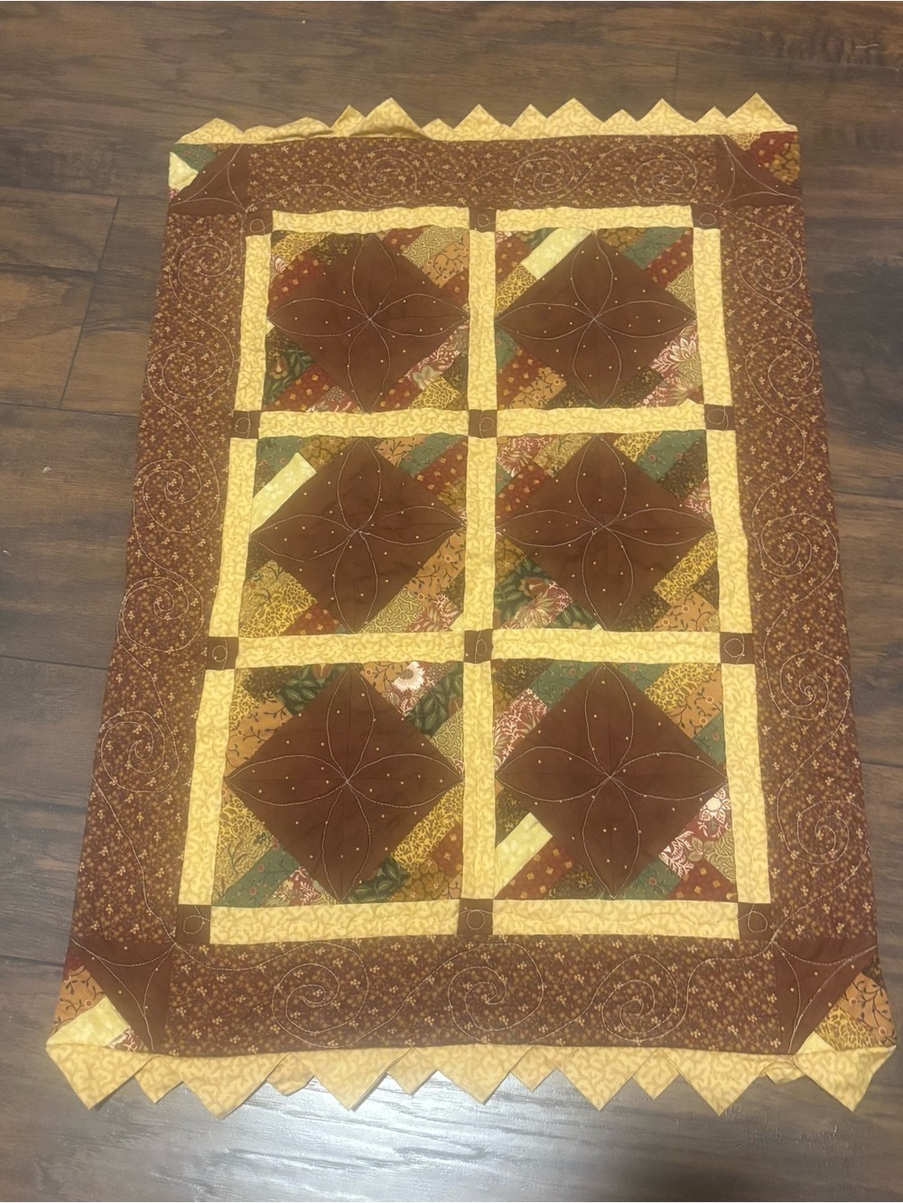 Handmade Artisan Prairie Point Quilted Table Topper / Runner